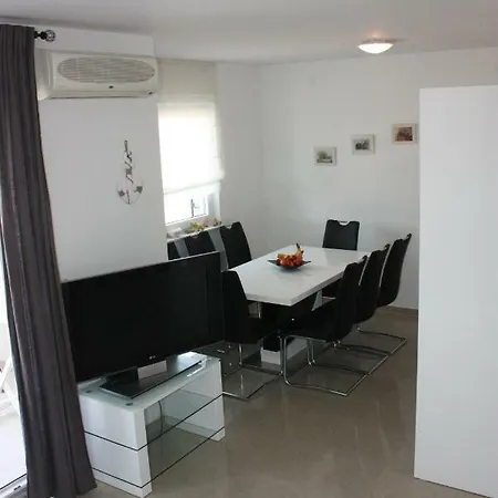 Apartmán Natalia Pag *